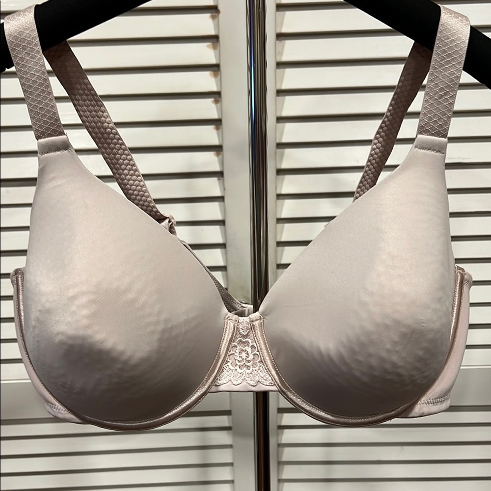 Vanity Fair Blush Underwire Bra with Molded Cups